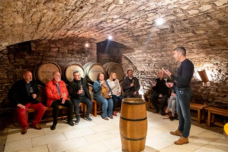 tasting in wine cellar for groups in Beaune 2
